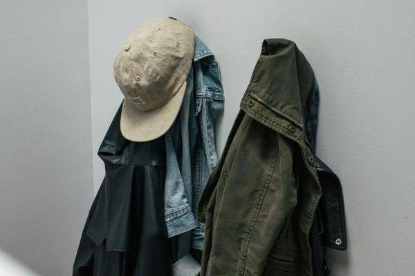 服は主張しなくていい、黙って支配すればいい――50代の寡黙な外見論